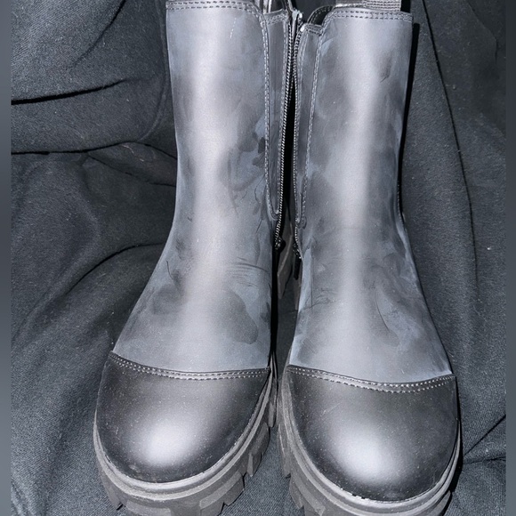 Chelsea Boot Size 8.5 NEW - Picture 3 of 4